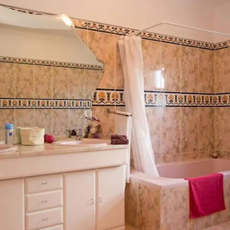 Gomes Villa Porches (Algarve)